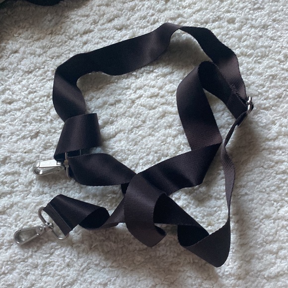 Windsor a George Gina and Lucy bag - Picture 3 of 4